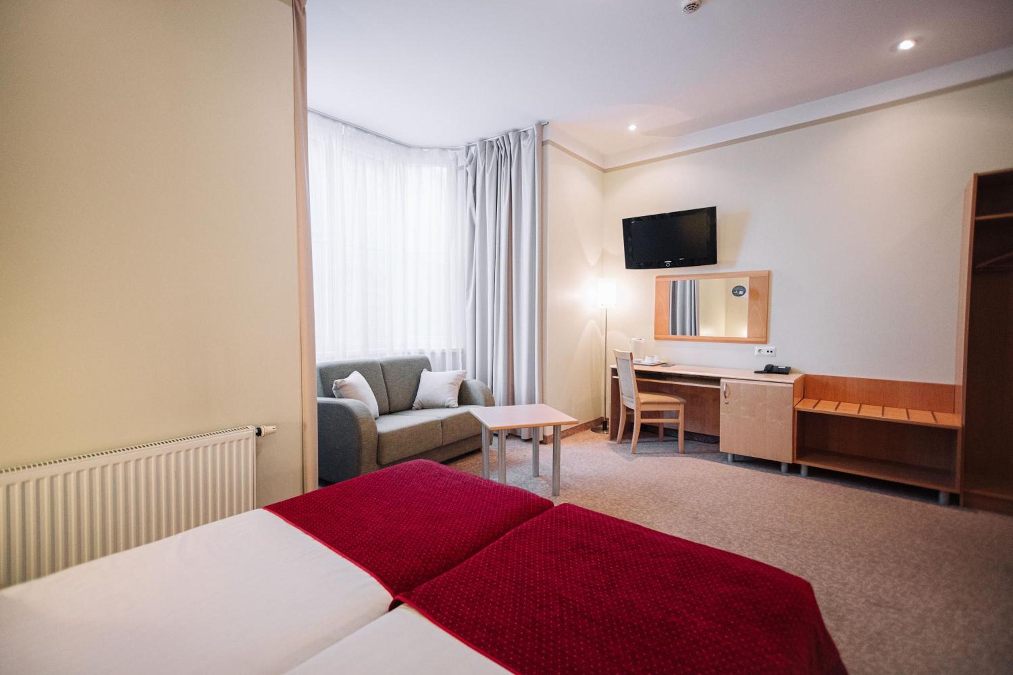 Rixwell Viru Square Hotel Tallinn Exterior photo