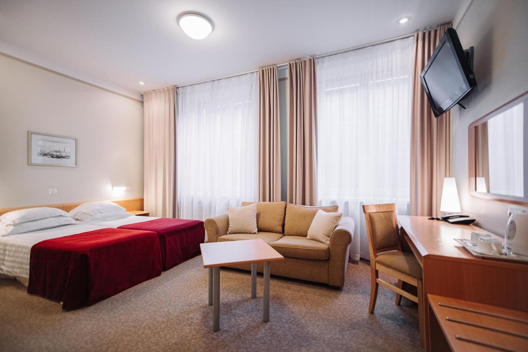 Rixwell Viru Square Hotel Tallinn Exterior photo