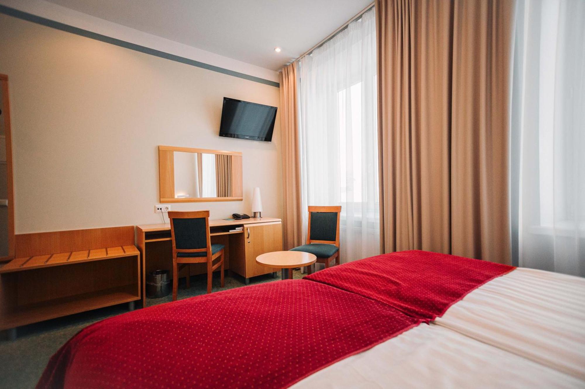 Rixwell Viru Square Hotel Tallinn Exterior photo